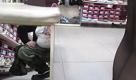 Liseli блондинка Холлі Тейлор порно панчохи безкоштовно отримує прибитий